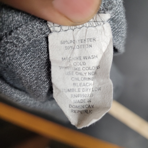 ON THE BYAS Short Sleeve Shirt With Pocket Men's Small Grey Red - Picture 7 of 9